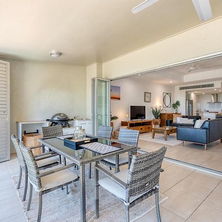 Island Views Beachfront Apartments Palm Cove Extérieur photo