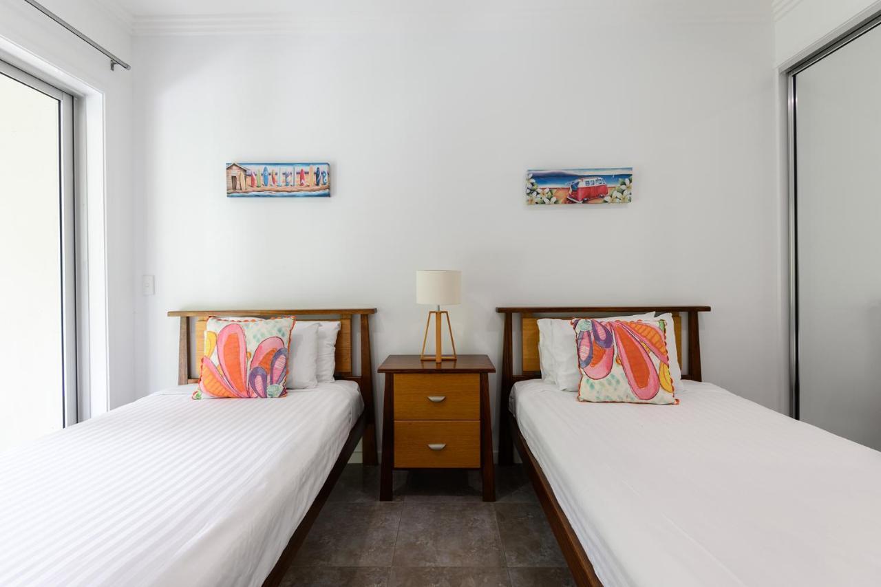 Island Views Beachfront Apartments Palm Cove Extérieur photo