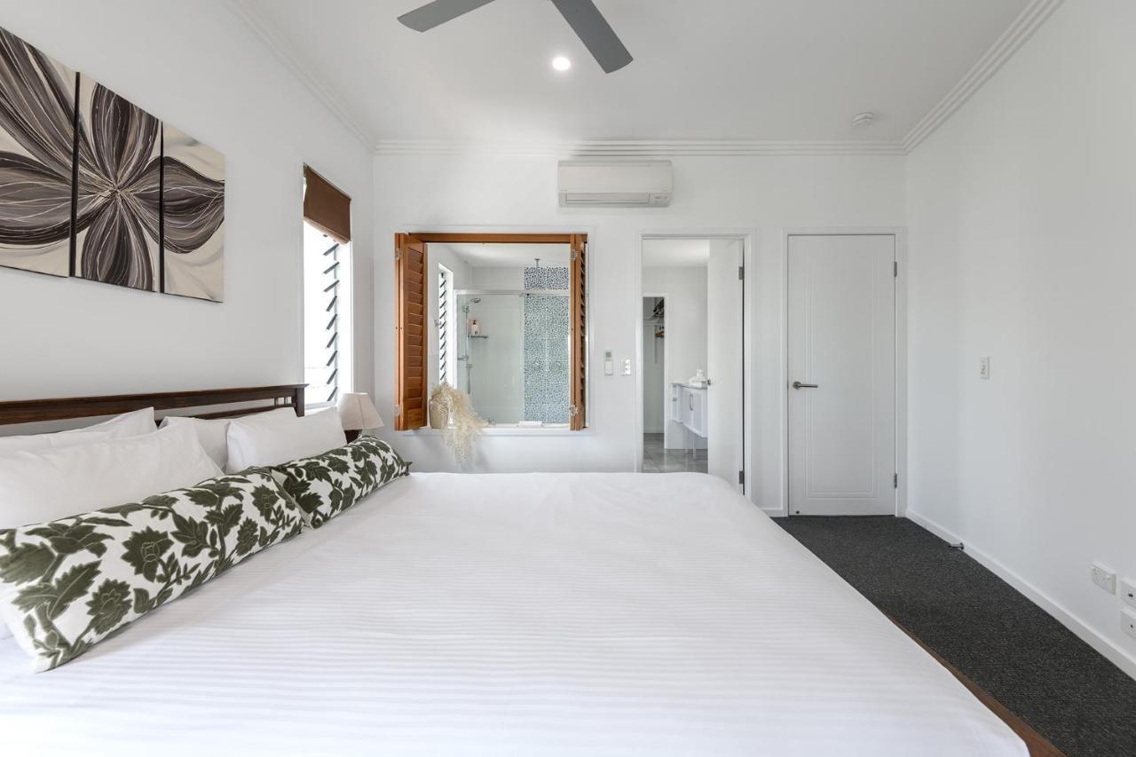 Island Views Beachfront Apartments Palm Cove Extérieur photo