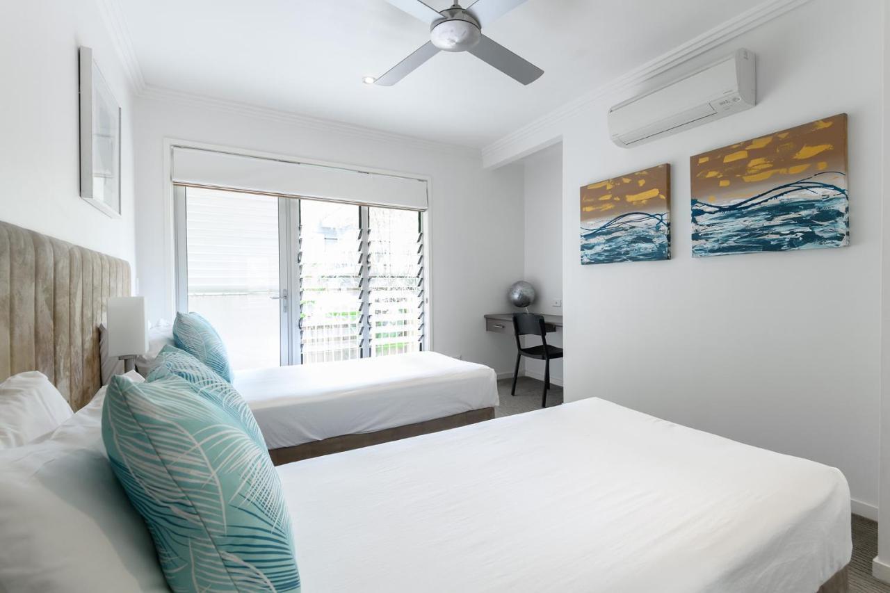 Island Views Beachfront Apartments Palm Cove Extérieur photo