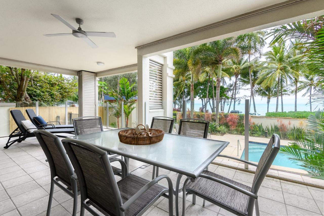 Island Views Beachfront Apartments Palm Cove Extérieur photo