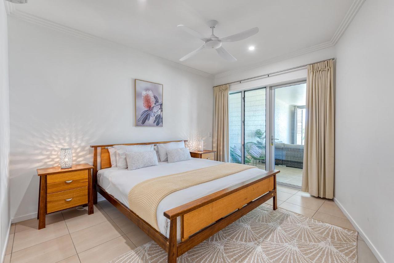 Island Views Beachfront Apartments Palm Cove Extérieur photo