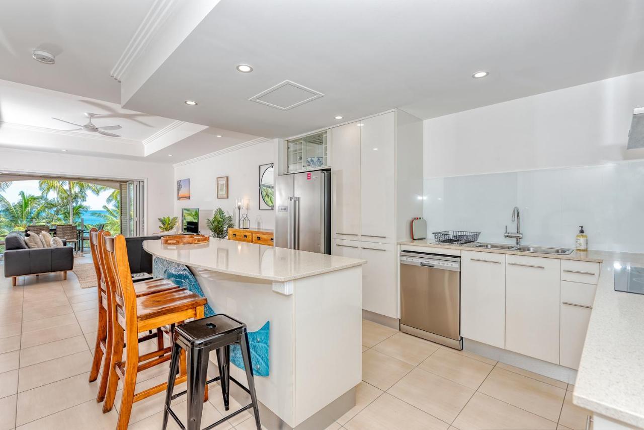 Island Views Beachfront Apartments Palm Cove Extérieur photo